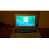 Apple MacBook Air dual-core Intel Core i7 2.0GHz, 8GB RAM，11 inches